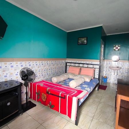 Villa Raung Indah Tretes 프리겐 객실 사진